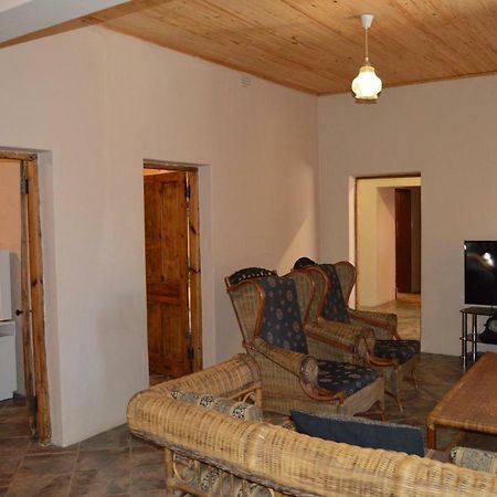 Esmarline Lodge Brits Bagian luar foto