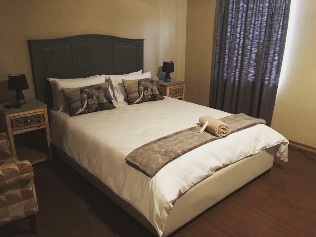Esmarline Lodge Brits Bagian luar foto