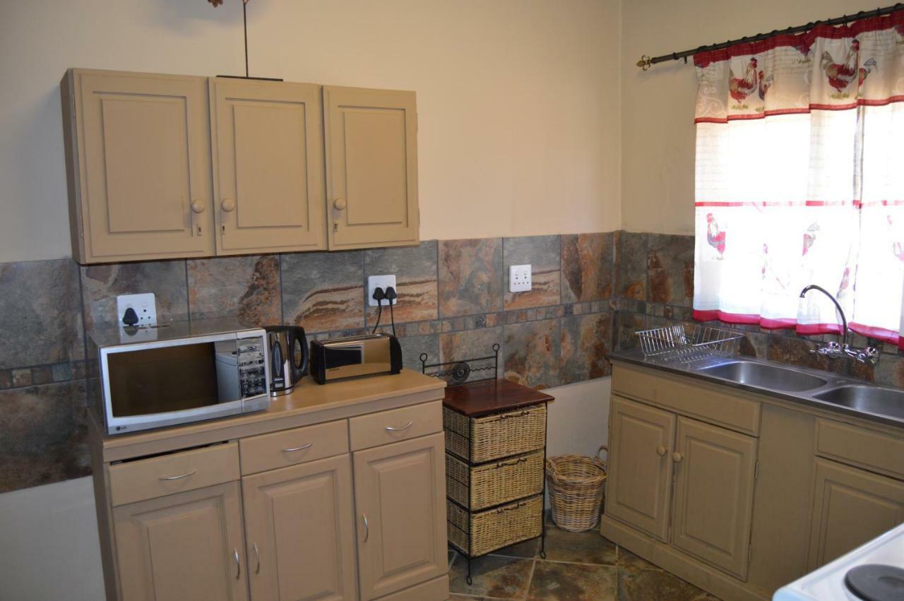 Esmarline Lodge Brits Bagian luar foto