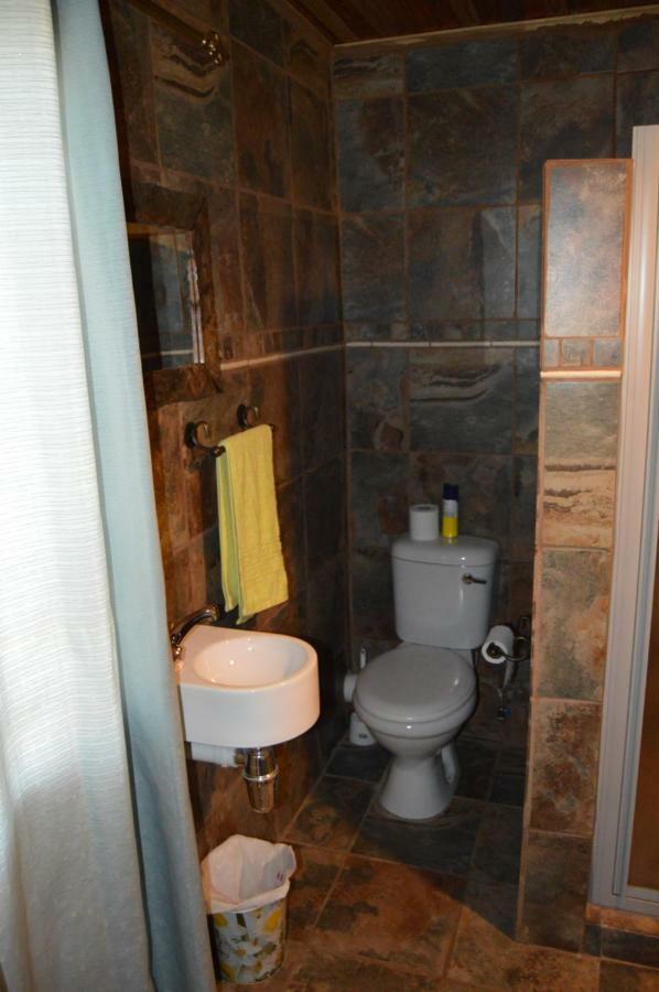 Esmarline Lodge Brits Bagian luar foto