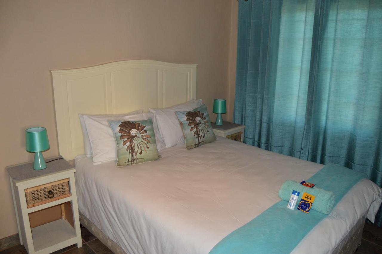 Esmarline Lodge Brits Bagian luar foto